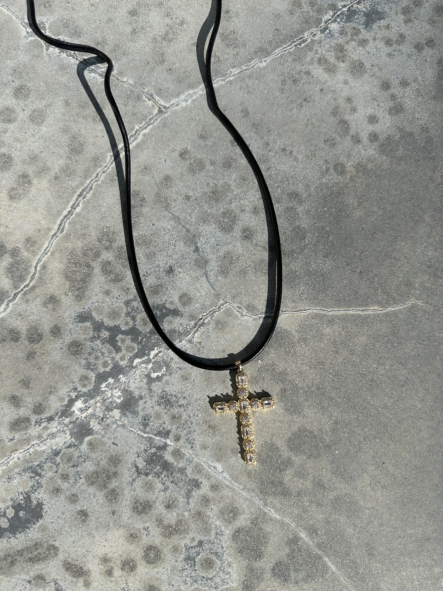 Lola Cross Leather necklace