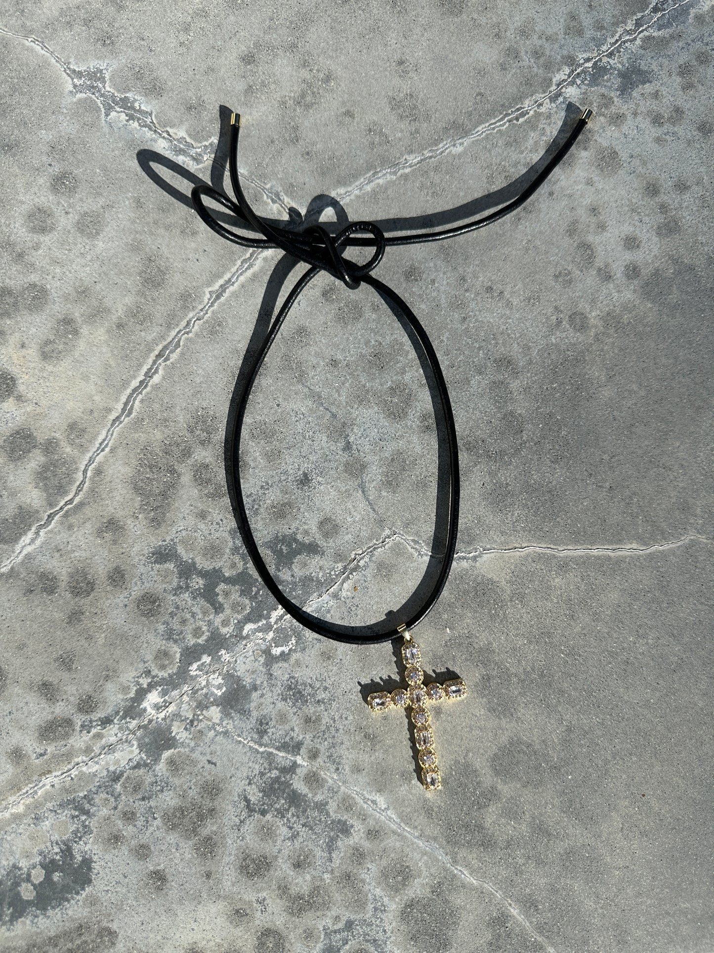 Lola Cross Leather necklace